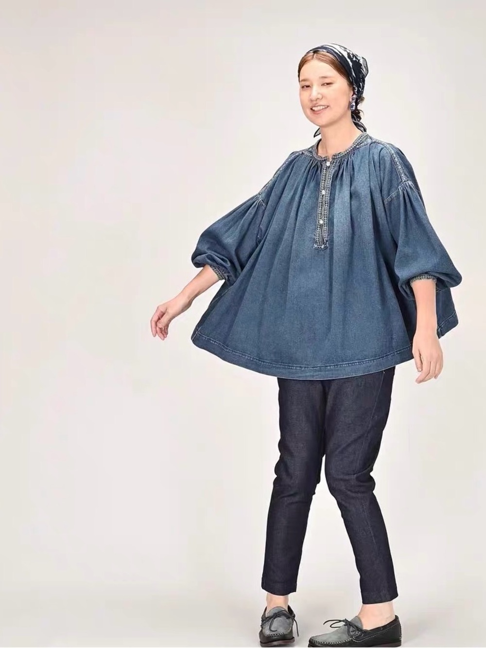 45R Relaxed Indigo Denim Peasant Blouse - Picture 2 of 8